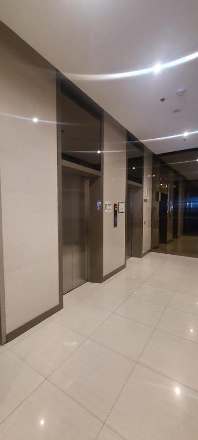 Avida Tower Free Airport Pick Up For 3 Nights Stay Or More Davao Екстер'єр фото
