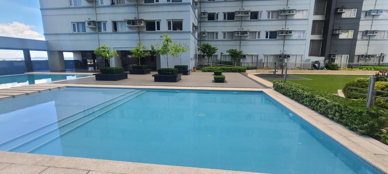 Avida Tower Free Airport Pick Up For 3 Nights Stay Or More Davao Екстер'єр фото
